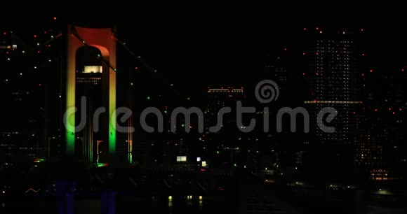 东京市区的一座彩虹桥视频的预览图