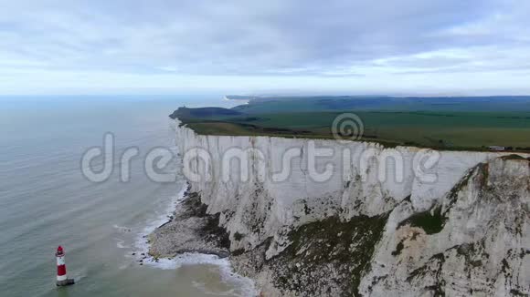 美丽的英国南部海岸从上面的无人机镜头视频的预览图