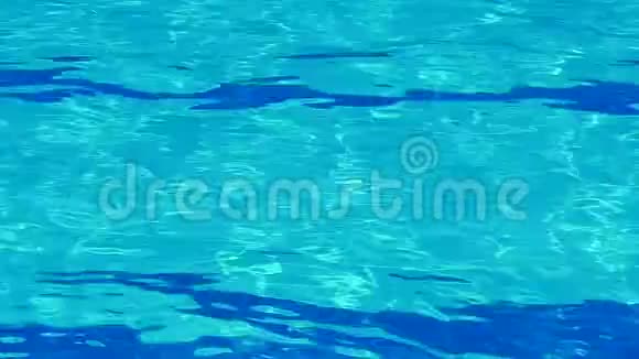游泳池水动视频的预览图