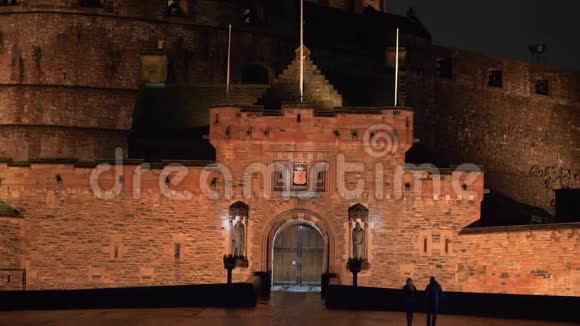 爱丁堡城堡美丽的夜景视频的预览图