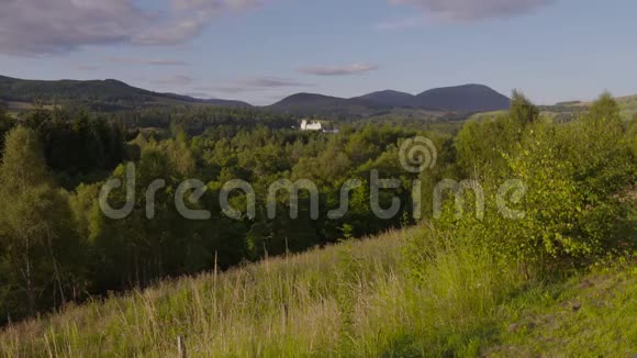 苏格兰布莱尔城堡高地森林景观视频的预览图