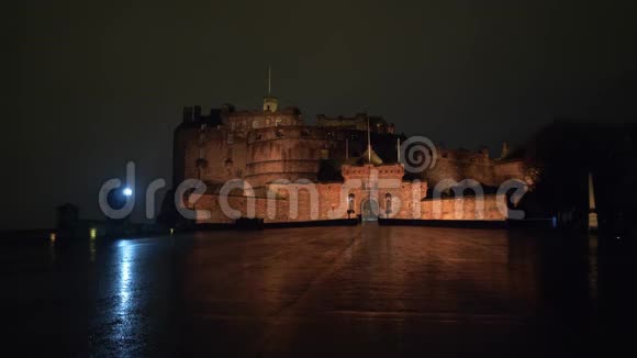 爱丁堡城堡美丽的夜景视频的预览图