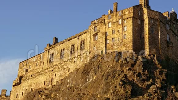 卡斯特洛克爱丁堡城堡阳光明媚的一天令人惊叹的景色视频的预览图