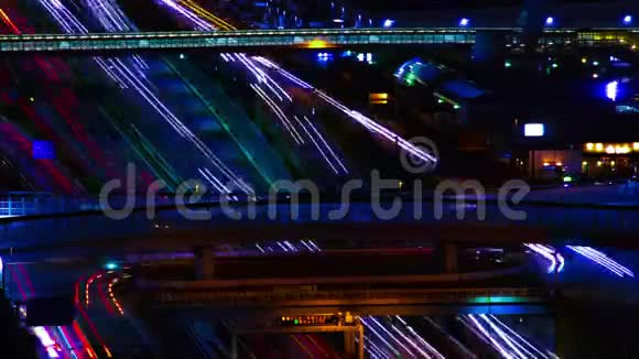 东京市区高速公路的夜间延时视频的预览图