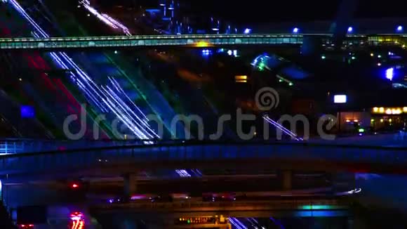 东京市区高速公路的夜间时间推移视频的预览图