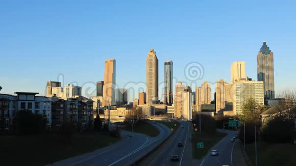 美国佐治亚州亚特兰大市日落时分的天际线视频的预览图