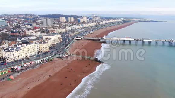 布莱顿海滩从上面俯瞰美景视频的预览图
