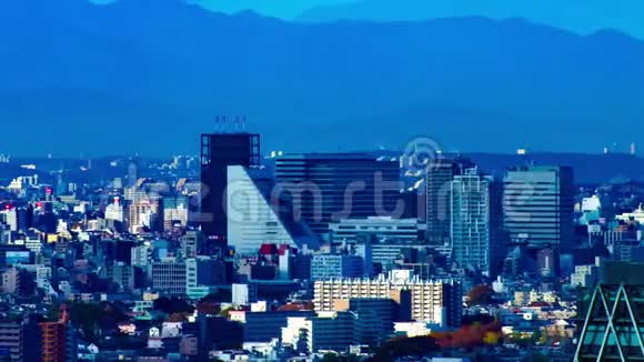 东京高角度长镜头拍摄城市景观的时间推移视频的预览图