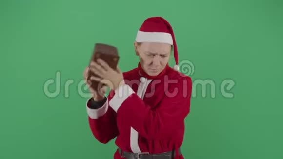 女圣诞老人在箱子里找钱视频的预览图