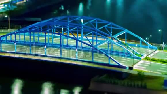 东京桥街城景长镜头倾斜倾斜的夜晚时光视频的预览图