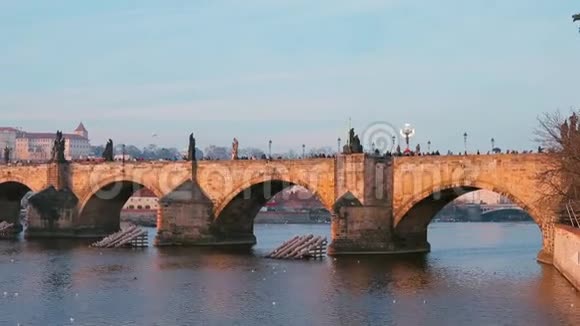 布拉格老桥全景视频的预览图