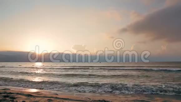 黑海上空的日出视频的预览图