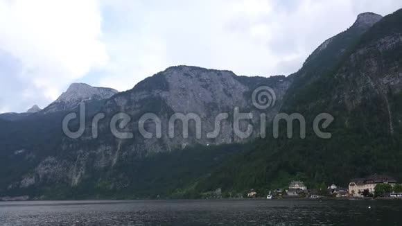 奥地利哈尔斯塔特欣赏山湖霍尔斯特ATter看到全景全景在达赫斯坦萨尔茨卡梅尔古特阿尔卑斯山山谷拍摄视频的预览图
