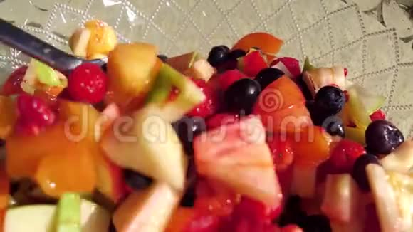 水果沙拉一碗视频的预览图