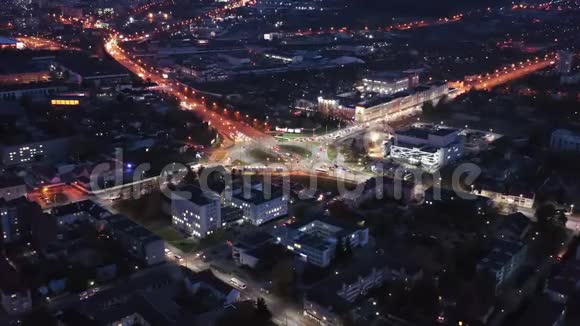 格罗德诺白俄罗斯鸟瞰Hrodna城市景观天际线夜间交通视频的预览图