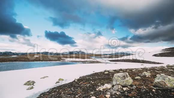 挪威奥兰兹菲杰莱Aurlandsfjellet路附近的夏季挪威风景名胜区夏日风景道视频的预览图