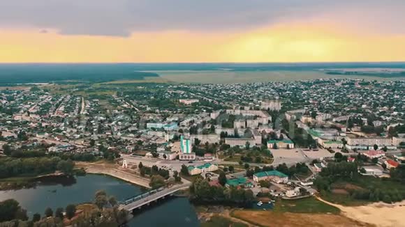 多布鲁斯戈梅尔地区白俄罗斯鸟瞰城市景观天际线视频的预览图