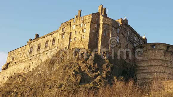 卡斯特洛克爱丁堡城堡阳光明媚的一天令人惊叹的景色视频的预览图
