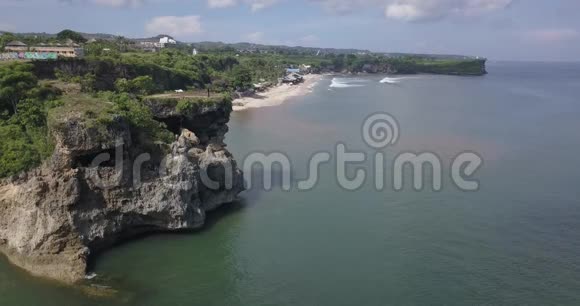 鸟瞰巴拉干海滩视频的预览图