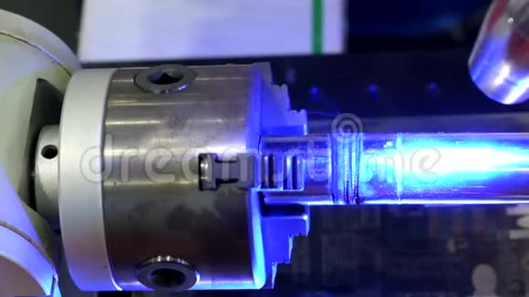 金属加工工业激光攻丝机视频的预览图