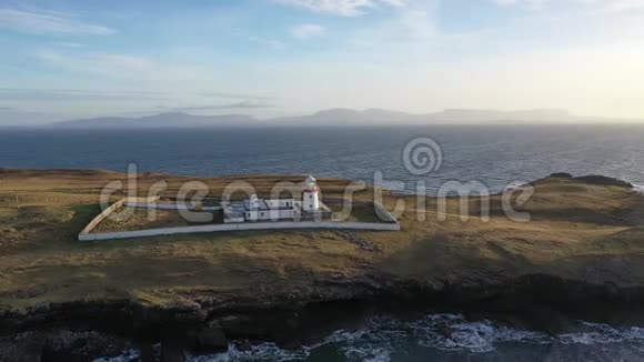 爱尔兰多尼加尔县圣约翰角的鸟瞰图视频的预览图