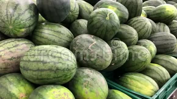 有机西瓜和甜瓜市场视频的预览图