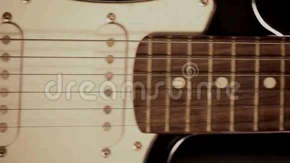 吉他调音视频的预览图
