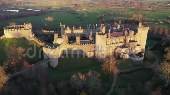 阿伦德尔城堡阿伦德尔西苏塞克斯英国英国日落光视频的预览图