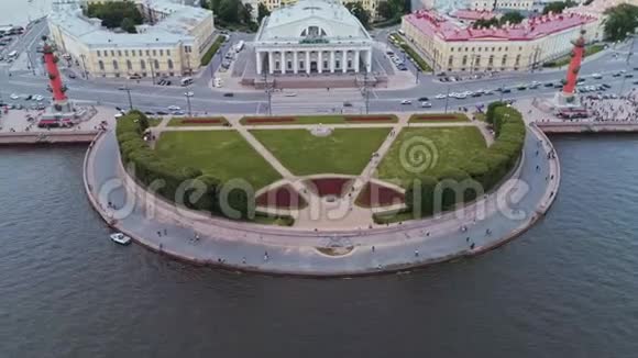 飞越美丽的圣彼得堡俄罗斯上空视频的预览图