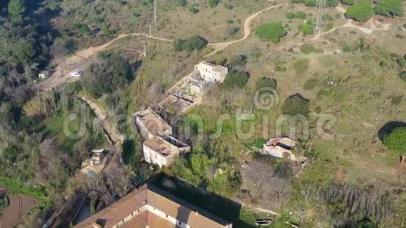 西班牙巴塞罗那巴达洛纳省圣杰罗尼莫德拉穆特拉修道院视频的预览图
