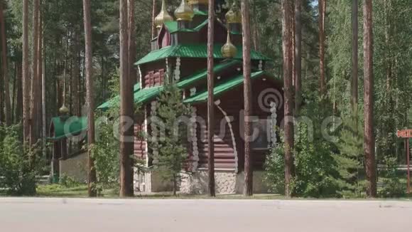 神圣皇家激情承载者修道院森林中的礼拜场所视频的预览图