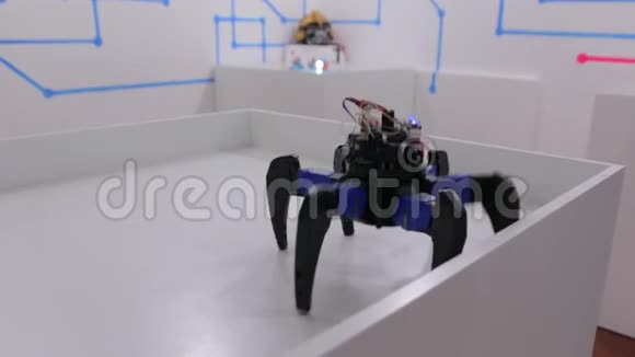 六角机器人玩具视频的预览图