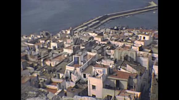 潘尼斯科拉城市景观全景在20世纪70年代视频的预览图