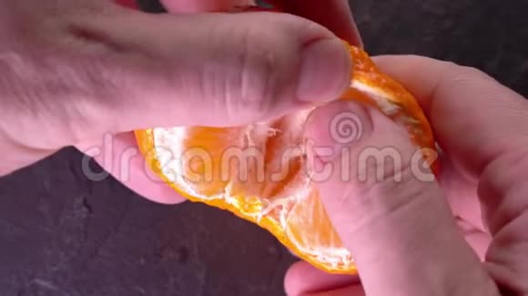 慢橘子清理普通话特写视频的预览图