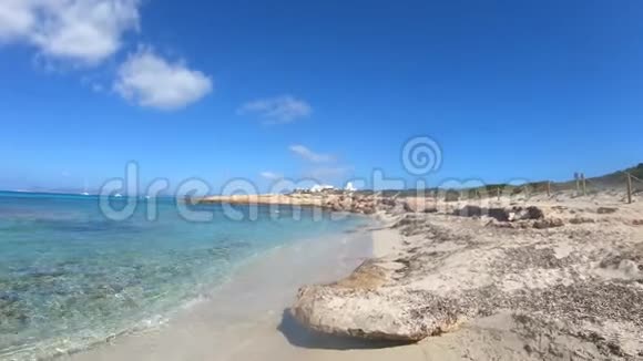 巴利阿里群岛的美丽海滩视频的预览图