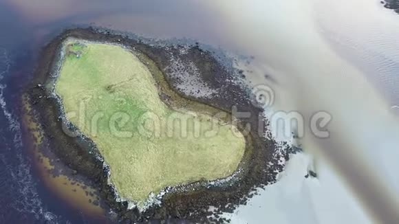 在爱尔兰多戈尔郡的莱特马卡沃德和波尔图之间的海岸心形的爱岛视频的预览图