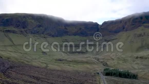 爱尔兰莱特里姆县的格莱尼夫马蹄铁视频的预览图