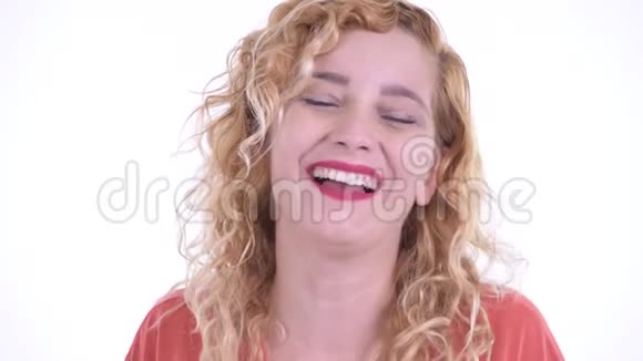 一张快乐美丽的金发女商人的脸脸视频的预览图