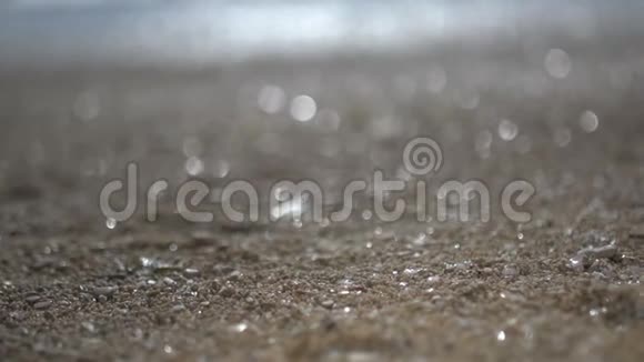 模糊的沙滩沙特写镜头抽象的低角度视角视频的预览图