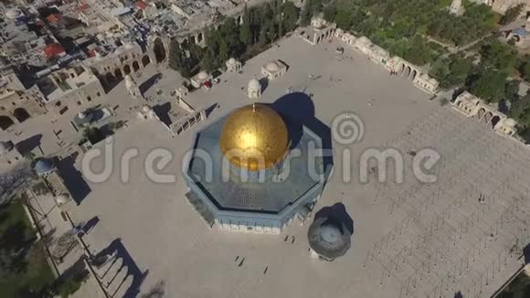 无人驾驶飞机在耶路撒冷圣殿山阿克萨清真寺上空射击以色列犹太穆斯林视频的预览图