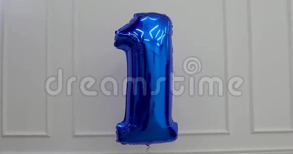 在家过生日的蓝色气球视频的预览图