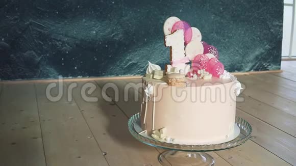 漂亮美味的装饰蛋糕头号蛋糕视频的预览图