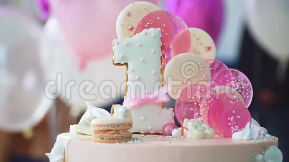 漂亮美味的装饰蛋糕头号蛋糕视频的预览图