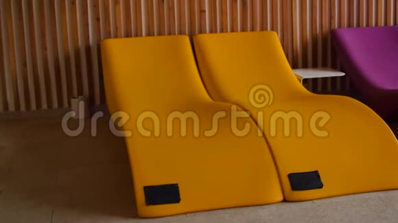 切斯朗格提供系列躺椅软垫室内水疗视频的预览图