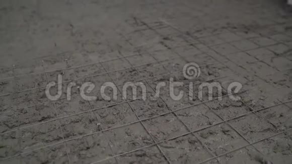 建筑工地模板地板上浇筑混凝土的图片混凝土地板的质地地板的质地视频的预览图