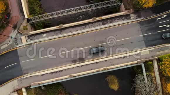 英国唐河大桥空中摄影视频的预览图