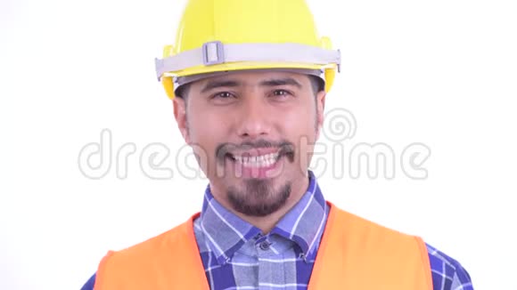 一张满脸胡须的波斯人建筑工人点头是的视频的预览图