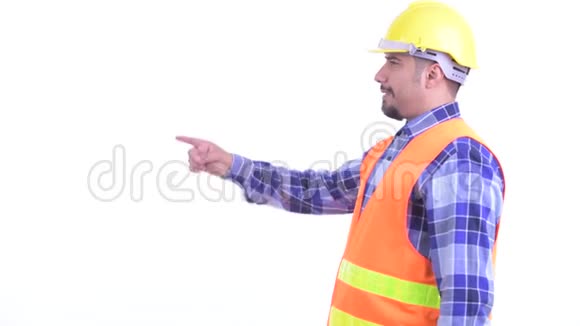 幸福留胡子的波斯人建筑工人用手指的轮廓图视频的预览图