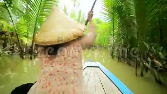 越南湄公河雄伟壮观的划艇视频的预览图