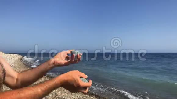 男性麻瓜石头视频的预览图